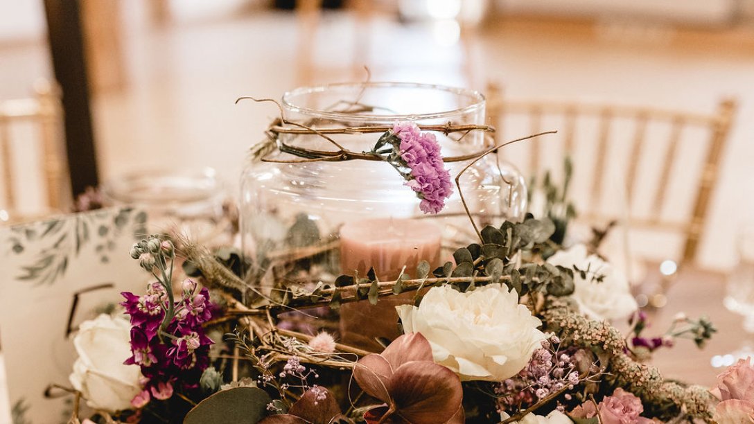 Tischdekoration für die Hochzeit im Zentrum für Umwelt und Kultur