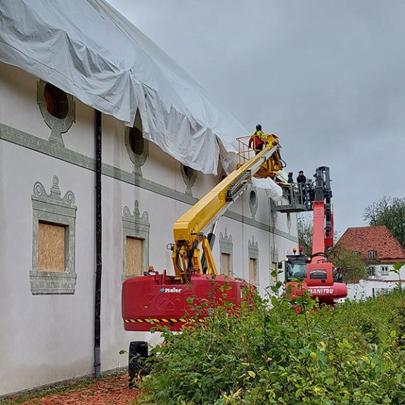 Erste Arbeiten nach dem Unwetter haben begonnen.